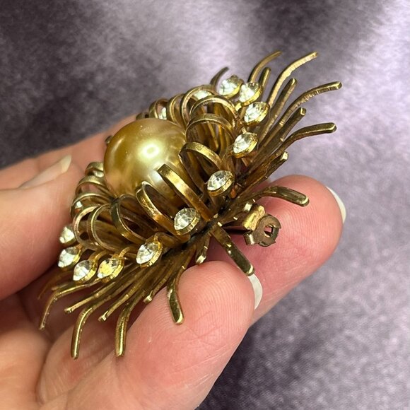 Vintage Faux Pearl and Sparkling Rhinestone Sunburst Brooch Pin - Picture 4 of 6
